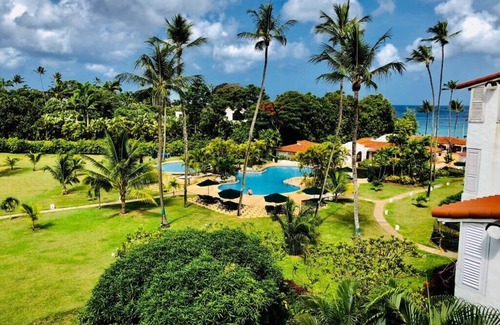 Porters Apartment | Luxury beachfront 2 bed, 2 bath apartment, overlooking pool, newly refurbished