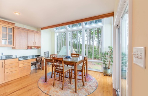 Davis Wharf House | Luxury Beachfront 5 Bedroom, 3.5 Bath home with 200 ft. of PRIVATE BEACH!