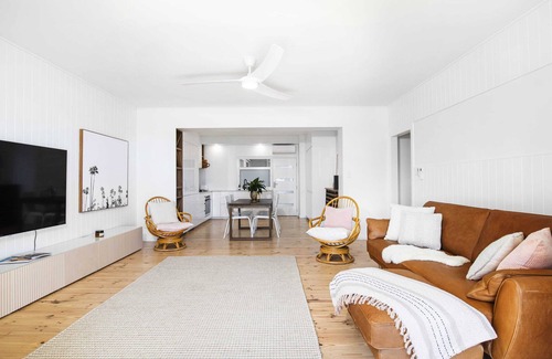 Henley Beach Apartment | Luxury Beachfront Retreat | Henley Beach Esplanade