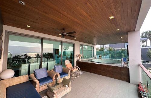 North Pattaya Apartment | Luxury Beachfront Condo with Ocean Views