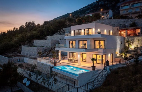 Viganj Villa | Luxury Beachfront Holiday Villa Maris with pool and stunning sea views!