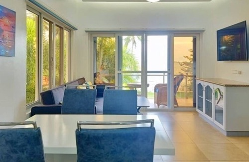 Zamboanguita Apartment | Luxury Beachfront Condo near Apo Island