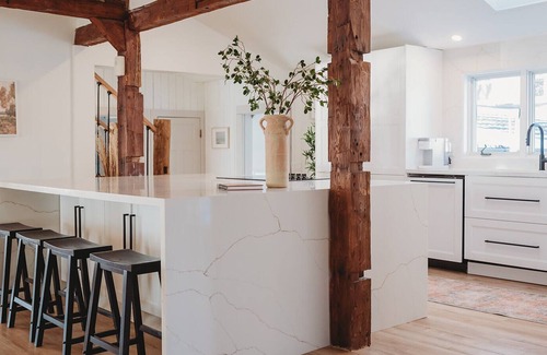Wainfleet House | Luxury beachfront retreat w/hot tub - Sleeps 14