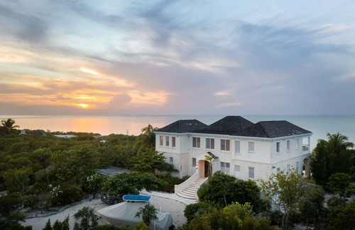 Sandy Point Villa | LUXURY BEACHFRONT Villa on EXQUISITE BEACH, crystal WATER. IN SANDCASTLE ESTATES