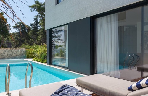 Sutivan Villa | Luxury Beachfront Villa Sutivan 2 with heated private pool at the beach in Sutivan - Brac
