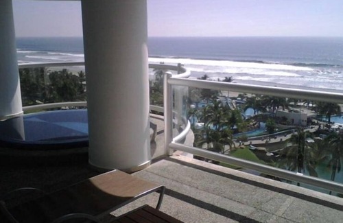 Playa Diamante Condo | Luxury & Beauty at the Grand Mayan Resorts Throughout Mexico