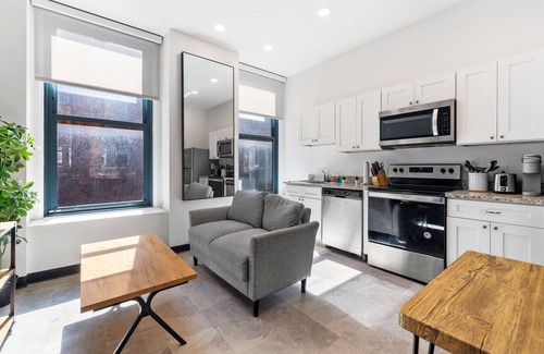 Downtown Pittsburgh Apartment | Luxury Bespoke Game Day Hideaway