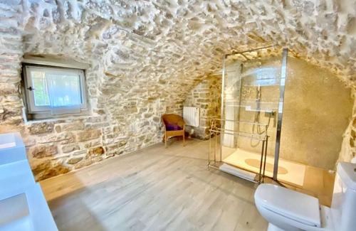 Martignargues House | LUXURY BIJOU SUITE with private Jacuzzi