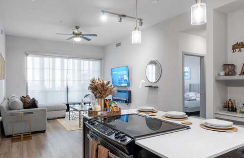 Oak Cliff Condo | Luxury Bishop Arts 2/2 Condo