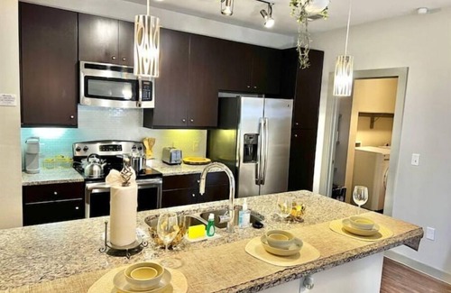 Houston Apartment | Luxury BOHO Abode! 2BD/2Bath; Galleria/Downtown