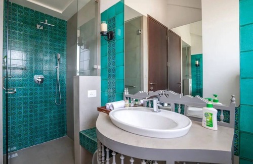 Nerul Condo | Luxury Boutique Picturesque 2BHK by Da Alohas