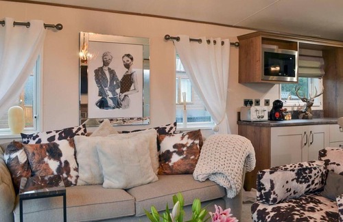 Bridlington House | Luxury Boutique Style Lodge With hot tub