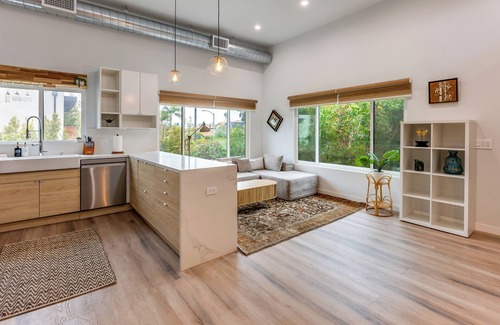 Pico - Robertson Apartment | Luxury brand new 1 BDR Beverly Hills adjacent fully furnished with AC and wifi