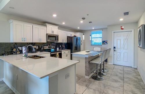 Kissimmee House | Luxury Brand NEW 2 bedroom apt near DISNEY!