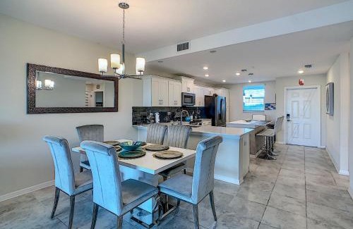 Kissimmee House | Luxury Brand NEW 2 bedroom apt near DISNEY!