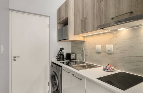 Greater Johannesburg Metropolitan Area Apartment | Luxury | Brand New | 2 Bed | Rosebank