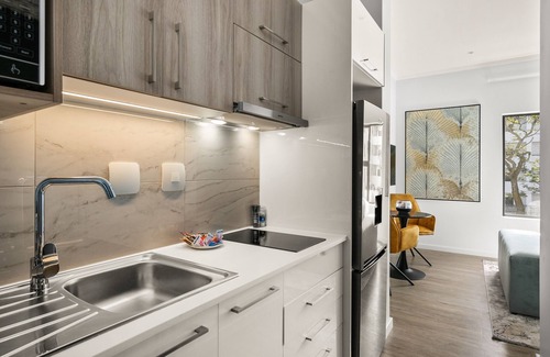 Greater Johannesburg Metropolitan Area Apartment | Luxury | Brand New | 2 Bed | Rosebank