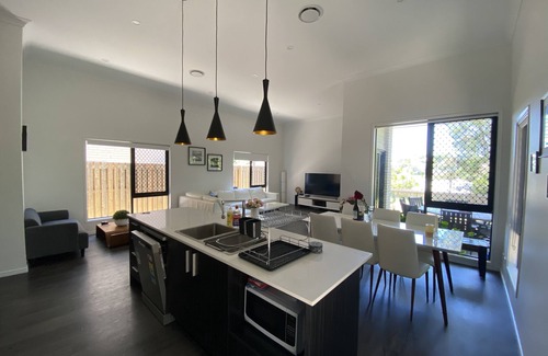Wavell Heights House | Luxury brand new spacious house