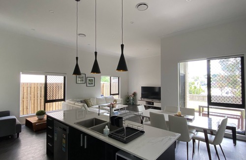 Wavell Heights House | Luxury brand new spacious house