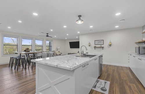 Nemo House | Luxury Brazos River Retreat