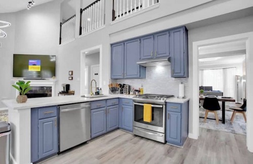 Clodine House | Luxury & Bright ~ 2 Master BR ~ Games ~ Backyard!