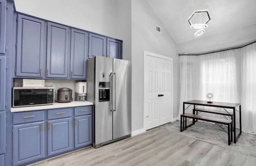 Clodine House | Luxury & Bright ~ 2 Master BR ~ Games ~ Backyard!