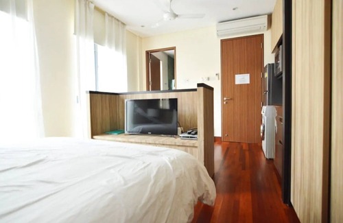 Bedok House | Luxury & Bright studio room SEN-4 with shared pool