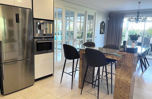 Marbella Villa | Luxury bright villa in Marbella Golden Mile with great sea and mountain views