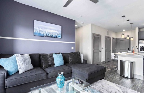 Lindridge-Martin Manor Apartment | Luxury Buckhead Apartment