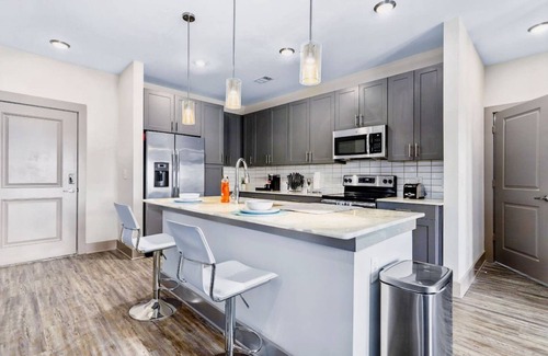 Lindridge-Martin Manor Apartment | Luxury Buckhead Apartment