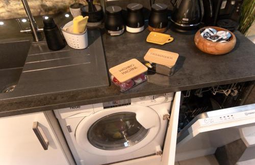 Frome House | Luxury Bumblebee Cottage Frome Longleat Aqua Sana Bath DOG FREEndly