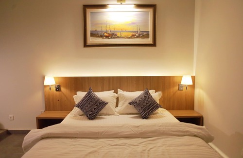 D.H.A. Bed & Breakfast | Luxury Bungalow Rooms Sunset Blvd DHA Phase 2, Karachi