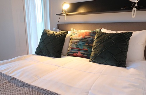 Hallonbergen Apartment | Luxury Business 2 rooms Apartment up to 3 people By City Living