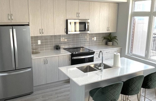 Stouffville House | Luxury 3BR home in Stouffville Markham (w/work event space)