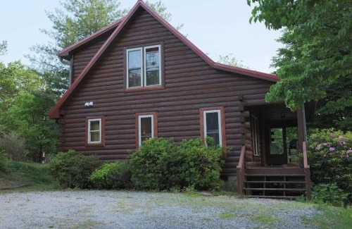 Vein Mountain House | Luxury Cabin 45 Min to Asheville Hot Tub & Fire pit