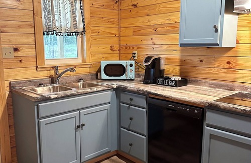 Wing Cabin | Luxury Cabin At Blackwater Getaway, Short Walk Downhill To The River!