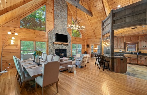 Morganton Cabin | Luxury Cabin by the Lake in the Mountains of GA - Now with High-Speed STARLINK!