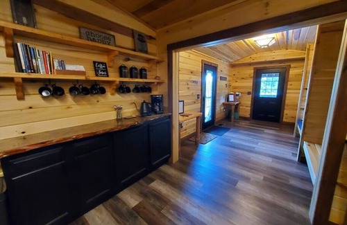 Wellington Cabin | Luxury Cabin: Hot Tub, Bunk/Gameroom @CaveRunLake