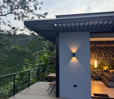 Palestina Ski Chalet | Luxury Cabin in the Coffee Landscape with Pool