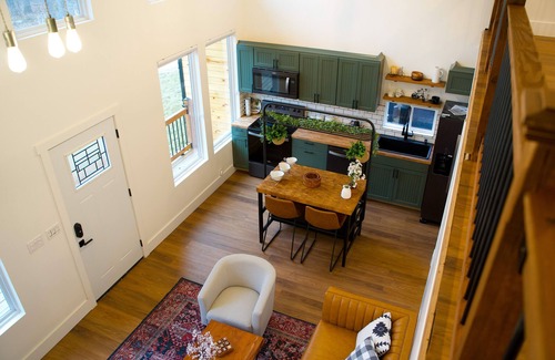 Leasburg Cabin | Luxury Cabin on 9 acres/Sleeps 6 with Hot Tub