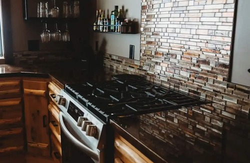Remsen Cabin | Luxury cabin on private drive, waterfront access