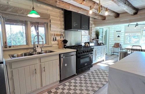 Prattsville Cabin | Luxury Cabin Retreat I 8 min to Windham I WiFi I Private I Firepit I BBQn