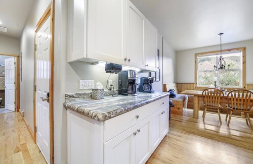 Mountain Home House | Luxury cabin, Sleeps 14, HOT TUB