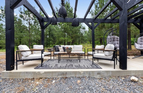 Broken Bow Cabin | Luxury Cabin | Sleeps 16 | Hot Tub+Outdoor Living