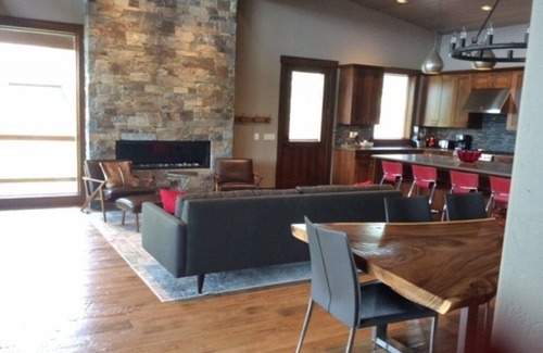 Eureka House | Luxury Cabin Wilderness Club Montana