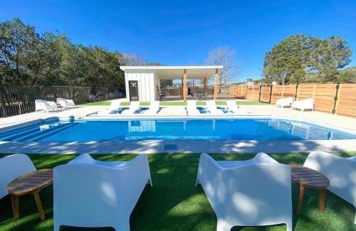 Ingram Other | Luxury Cabin, with Hot-Tub Access in Ingram, Texas for Relaxing Weekends Away