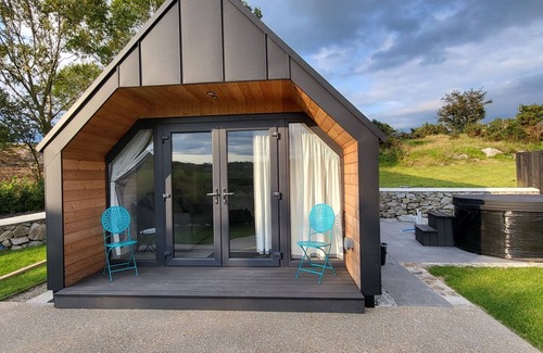 Newry Cabin | Luxury Cabin with Private Hot Tub 3