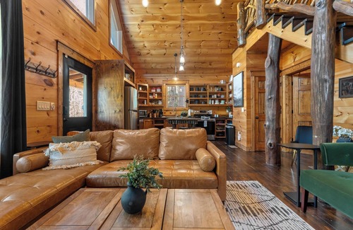 Cashiers Cabin | Luxury Cabins Hot Tub, Trails, 2 Ponds & Waterfall