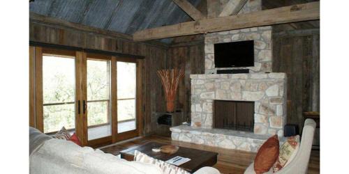 Wimberley House | Luxury Cabins @Stony Ridge-Emerald