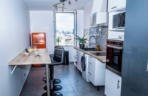 Saint-Victor Apartment | Luxury, calm and pleasure with panoramic view of the Old Port